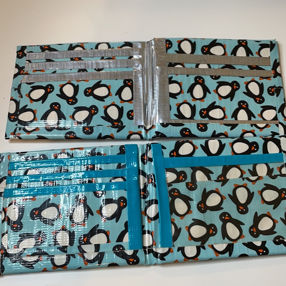 2/$10 Wallets -penguins